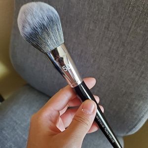SEPHORA COLLECTION PRO Flawless Light power brush